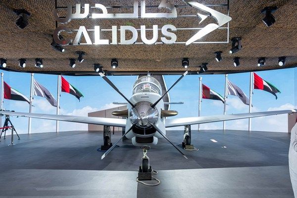"كالدس" تدشن طائرة "بدر-250" الهجومية الخفيفة المُصنعة بالكامل في الإمارات