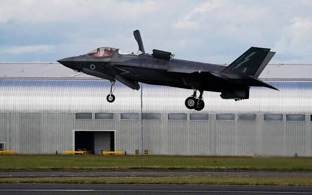 ترامب يفتح خزائن "السلاح المحرم" للسعودية ومحمد بن سلمان يرد باستثمار "تريليوني"