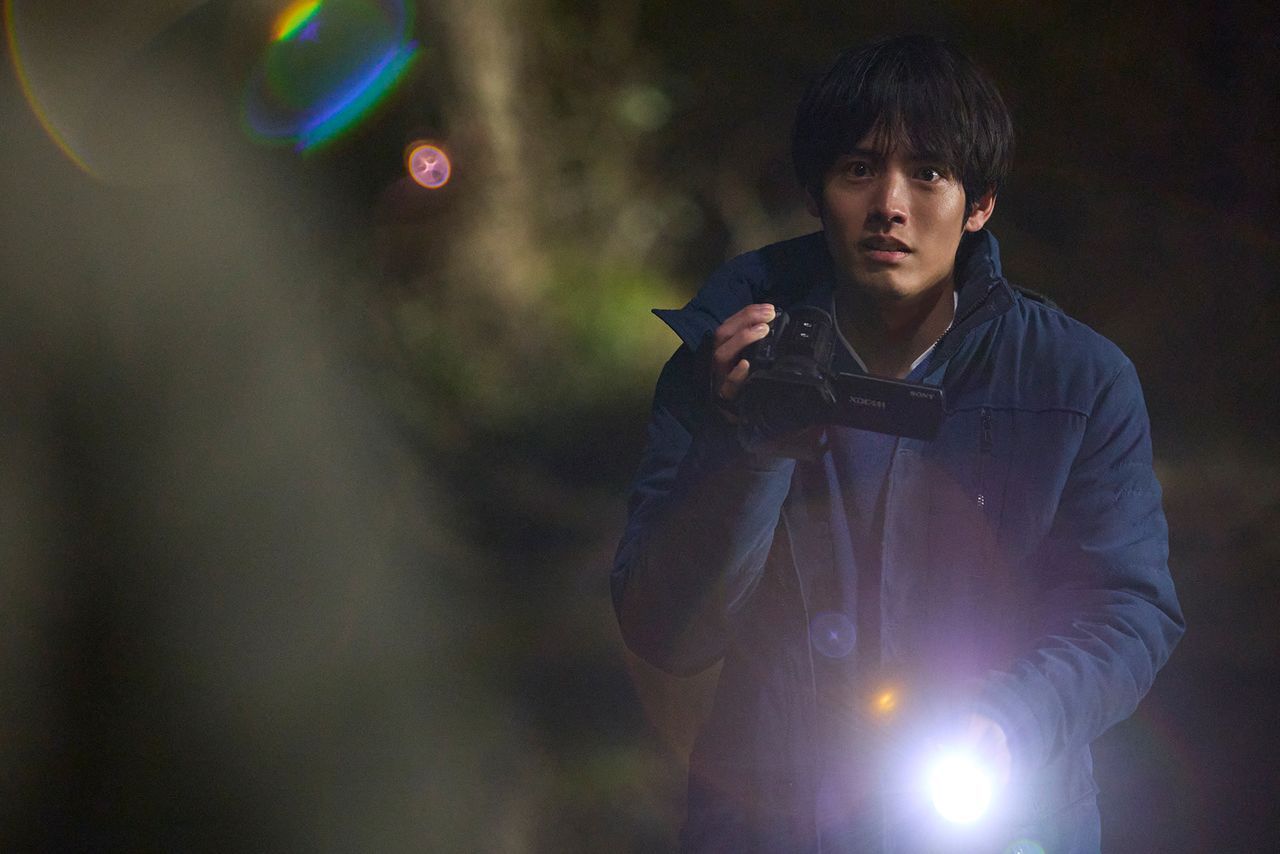 اليابان | لا تُطفئ الشاشة... فيلم ”مكان ما في منطقة كينكي“ يخطف الأنفاس بين الواقع والإنترنت
