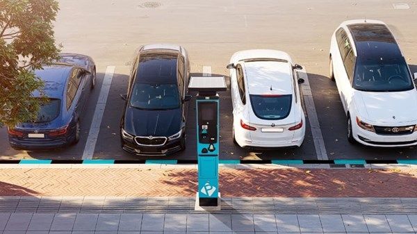 تفعيل نظام المواقف المدفوعة في حي المصلى بالعين