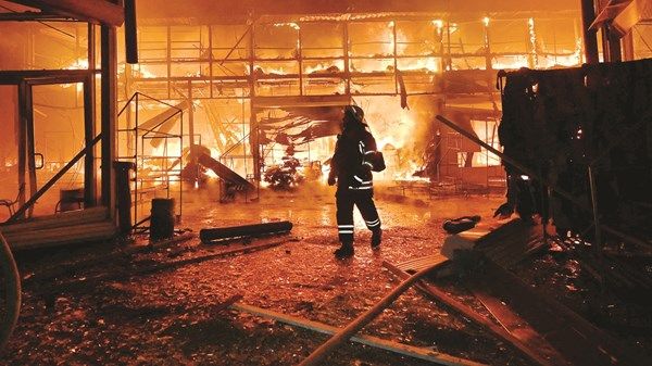 هجوم بطائرات مسيرة يستهدف خاركيف بشرق أوكرانيا