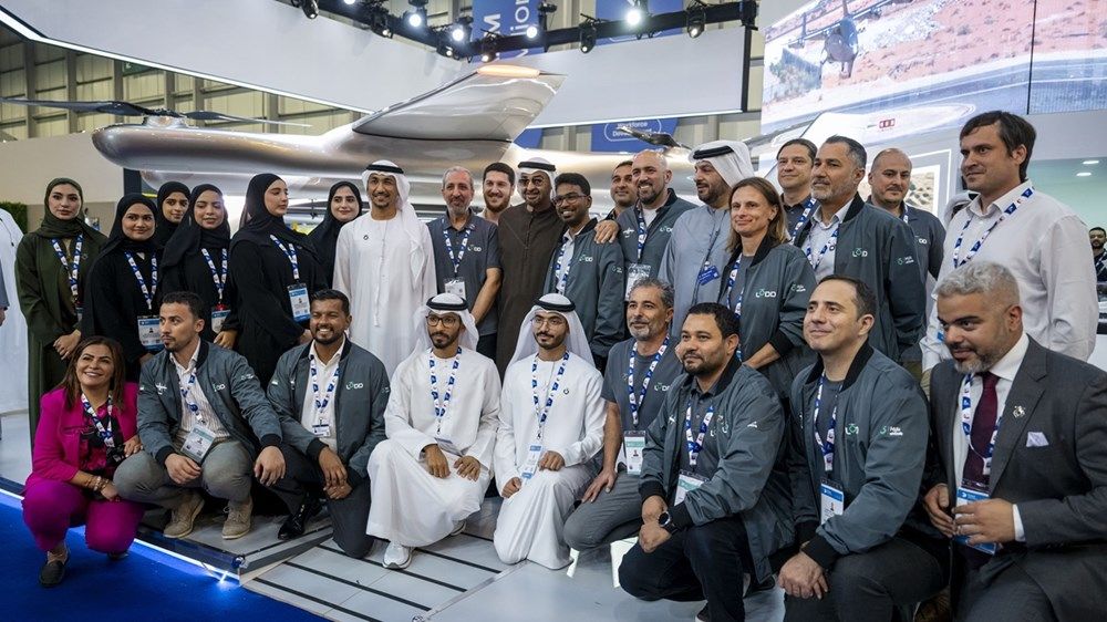 رئيس الدولة يزور فعاليات اليوم الثالث لمعرض دبي للطيران 2025 ويلتقي وزير الدفاع الإيطالي