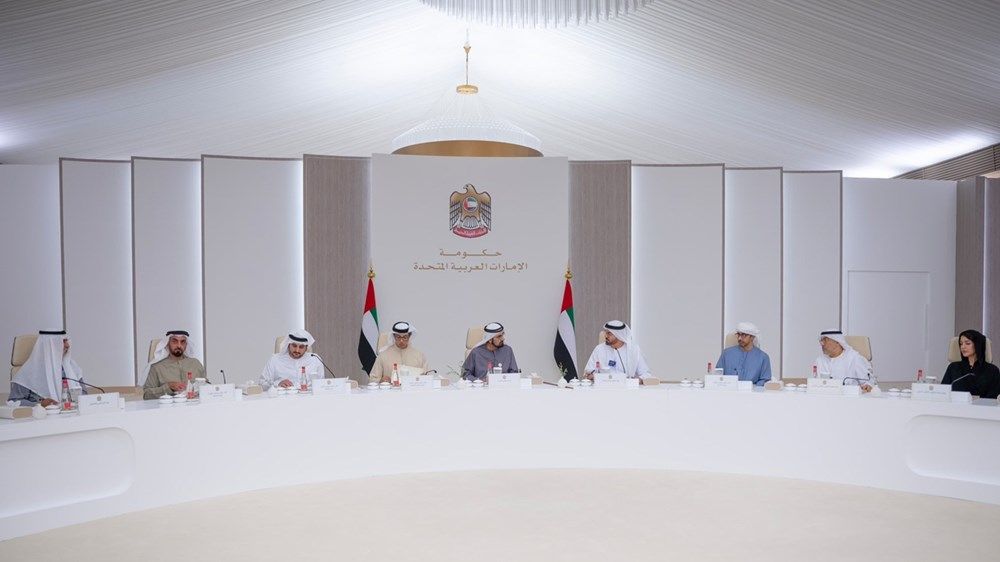 محمد بن راشد يترأس اجتماعاً لمجلس الوزراء في معرض دبي للطيران