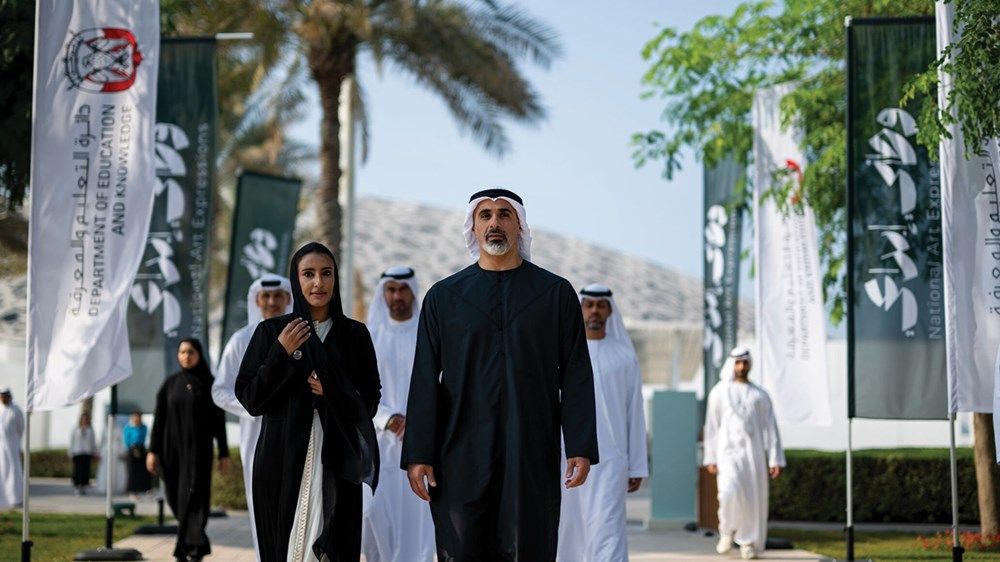 خالد بن محمد بن زايد يزور المعرض الفني الطلابي «وطني إبداعي» في متحف اللوفر أبوظبي