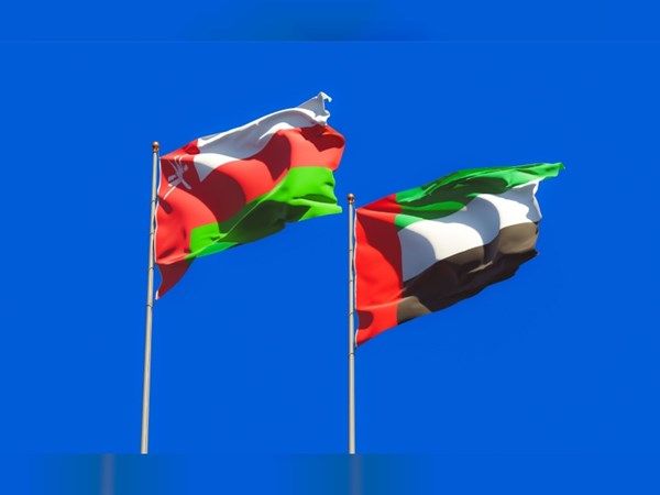 الإمارات تشارك سلطنة عمان احتفالاتها بيومها الوطني الـ 55