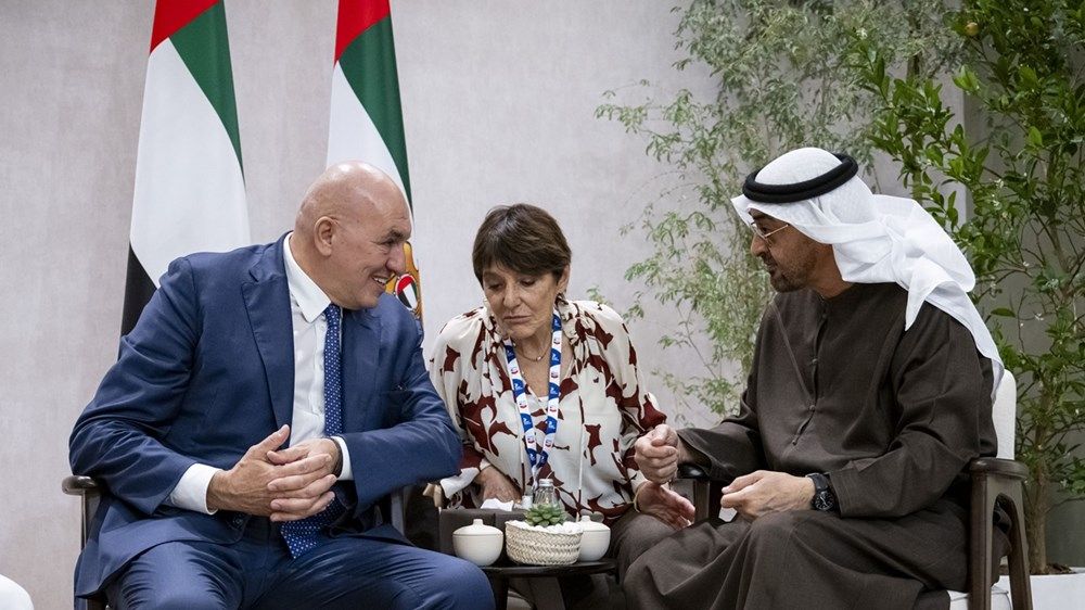 رئيس الدولة يزور فعاليات اليوم الثالث لمعرض دبي للطيران 2025 ويلتقي وزير الدفاع الإيطالي