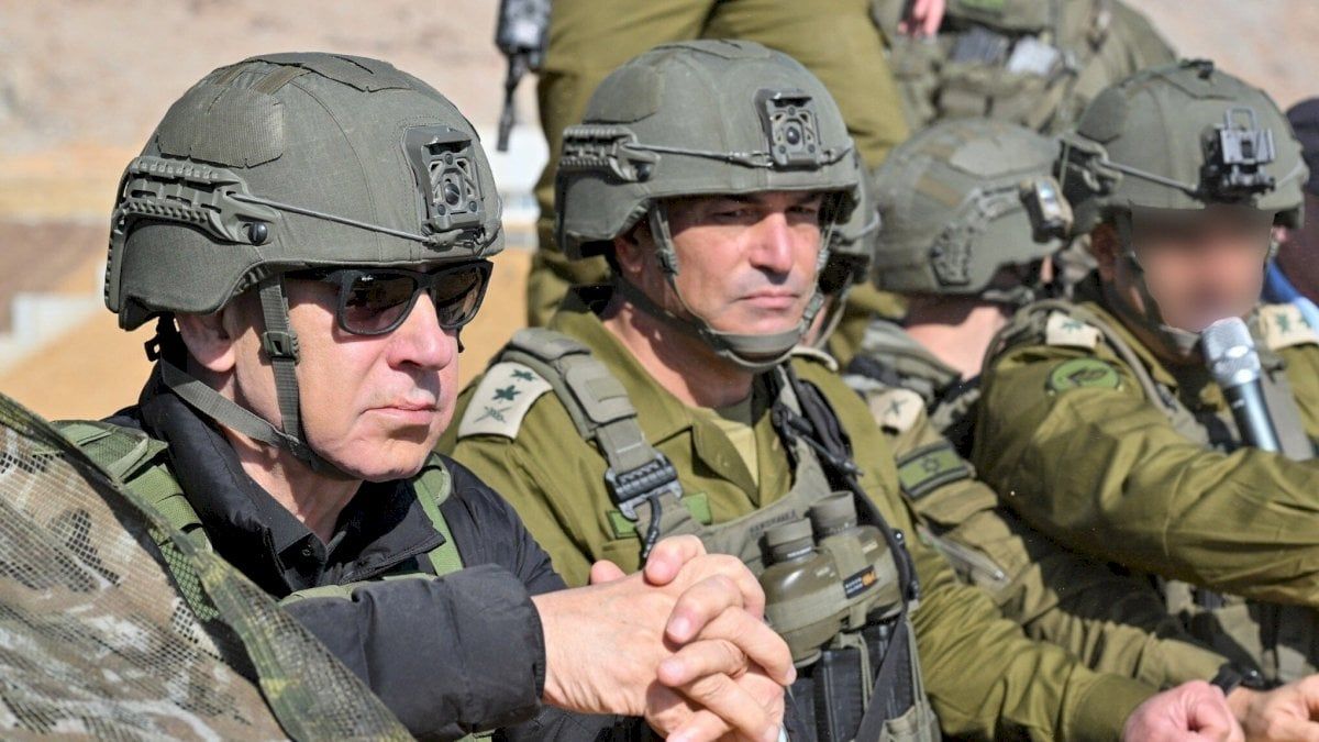 عاجل: دمشق غاضبة بشدة.. نتانياهو في سوريا بالزي العسكري