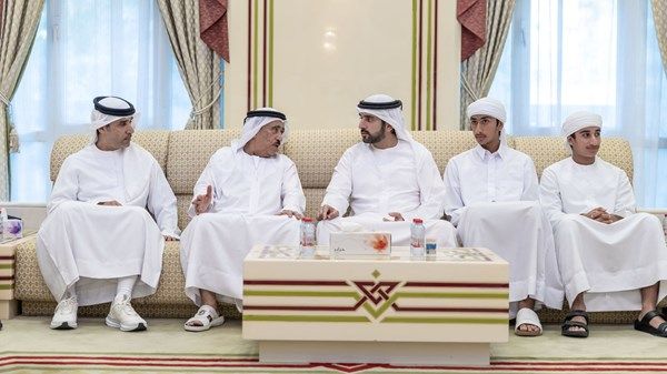 حمدان بن محمد يقدّم واجب العزاء في وفاة أسامة الشعفار