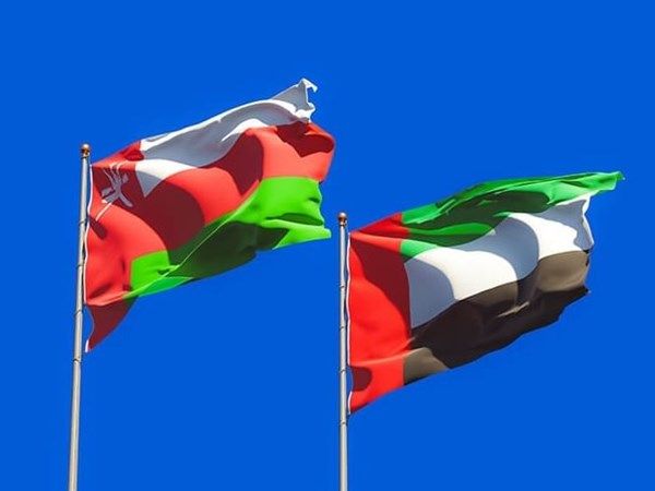 حكام الإمارات يهنئون سلطان عمان باليوم الوطني