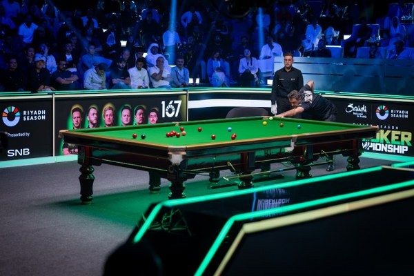 انطلاق بطولة موسم الرياض للسنوكر ٢٠٢٥ بحضور جماهيري كبير ومنافسات عالية المستوى