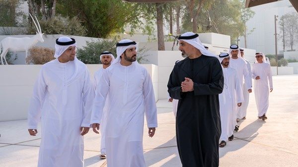 خالد بن محمد بن زايد وحمدان بن محمد بن راشد يقومان بجولة في متحف التاريخ الطبيعي أبوظبي بالمنطقة الثقافية في السعديات