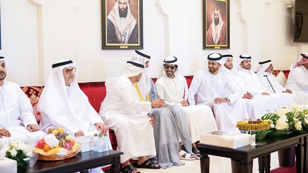 نهيان بن مبارك وخليفة بن طحنون يحضران أفراح السعدي والحوسني في أبوظبي