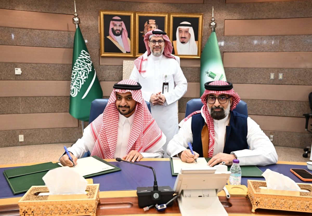 جامعة الملك عبدالعزيز و"هاليبيرتون" توقعان مذكرة تفاهم لدعم الأبحاث وتأهيل الكوادر الوطنية في مجالات علوم الأرض