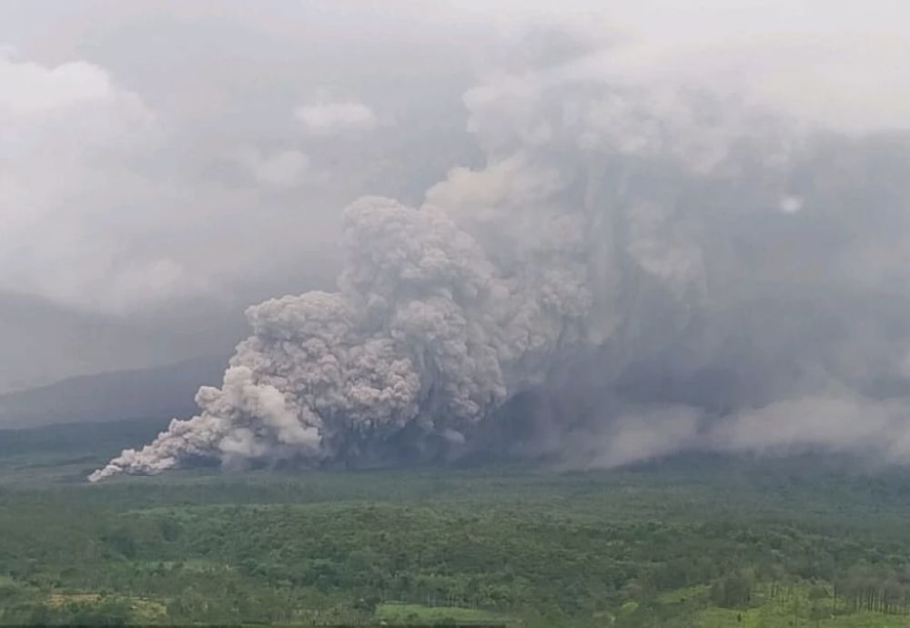 إندونيسيا تتأهب لبركان جبل سيميرو