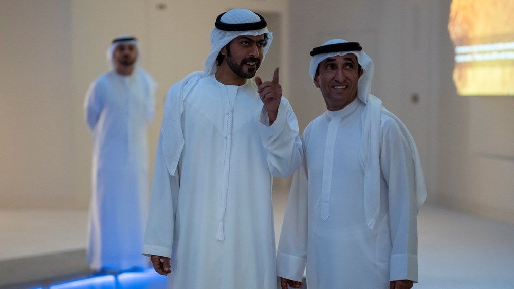 خالد بن محمد بن زايد وحمدان بن محمد بن راشد يقومان بجولة في متحف التاريخ الطبيعي أبوظبي بالمنطقة الثقافية في السعديات