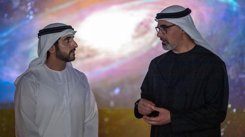 خالد بن محمد بن زايد وحمدان بن محمد بن راشد يقومان بجولة في متحف التاريخ الطبيعي أبوظبي بالمنطقة الثقافية في السعديات