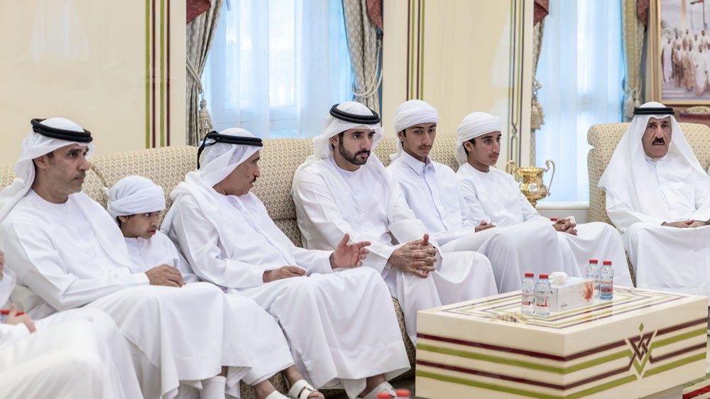 حمدان بن محمد يقدّم واجب العزاء في وفاة أسامة الشعفار