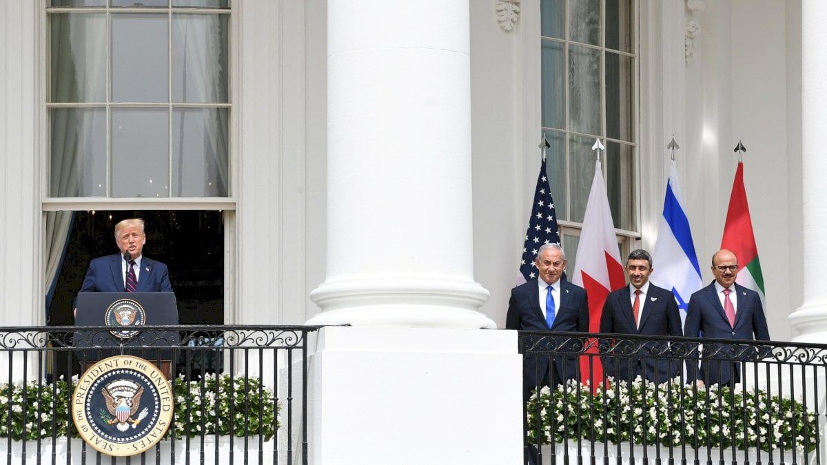 نيوزويك: هل مازالت الاتفاقيات الإبراهيمية قائمة؟