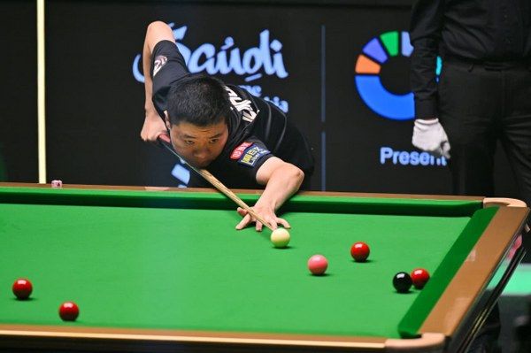 انطلاق بطولة موسم الرياض للسنوكر ٢٠٢٥ بحضور جماهيري كبير ومنافسات عالية المستوى