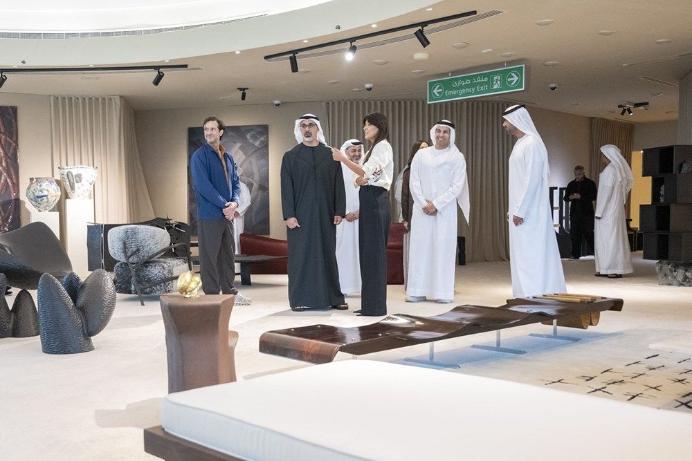 خالد بن محمد بن زايد يزور معرض «نوماد أبوظبي»