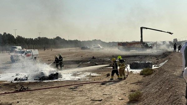 تحطم طائرة هندية خلال العرض الجوي المصاحب لمعرض دبي للطيران ووفاة الطيار