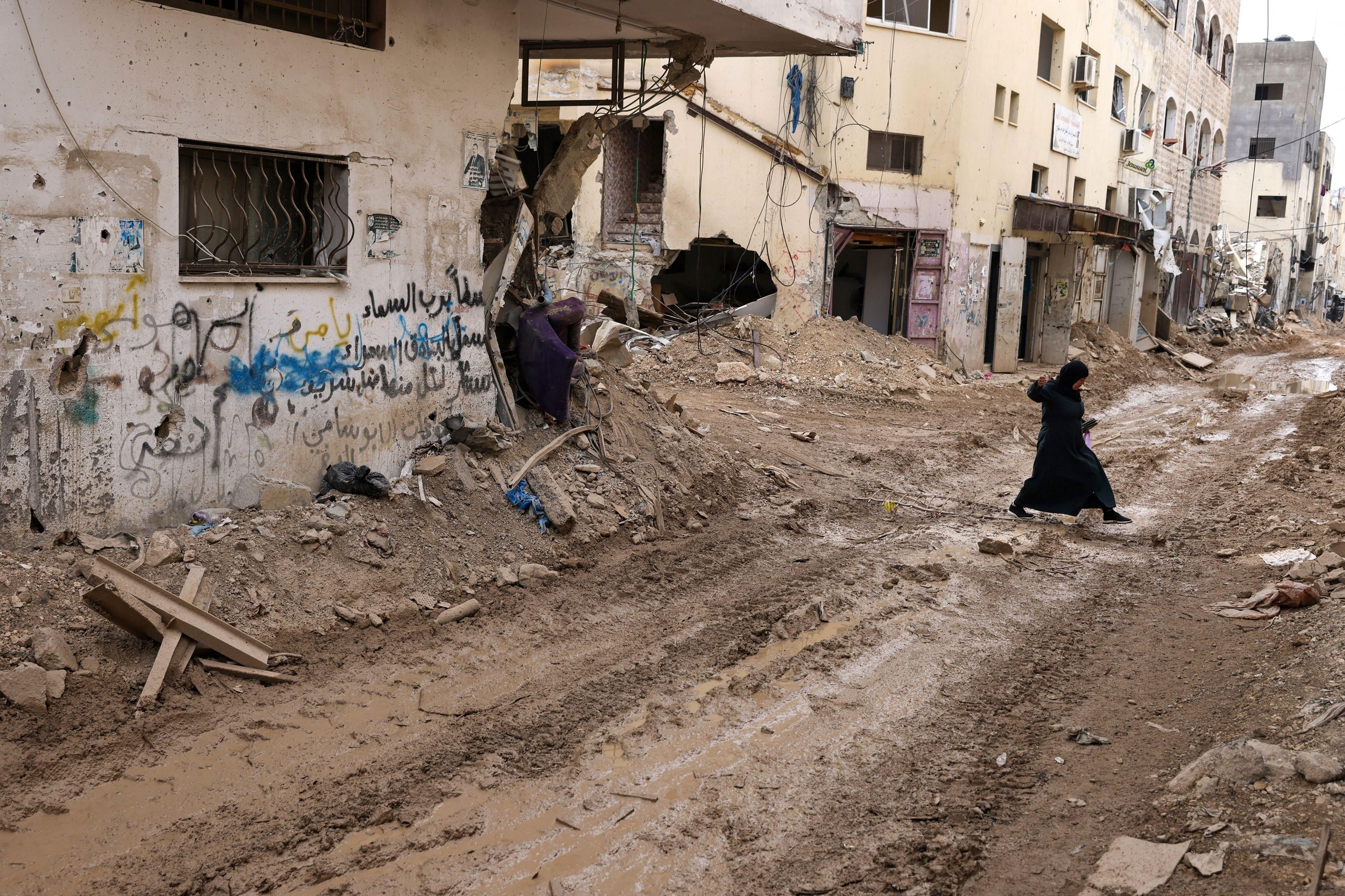 "هيومن رايتس ووتش" تتهم إسرائيل بارتكاب "جرائم حرب" في الضفة الغربية