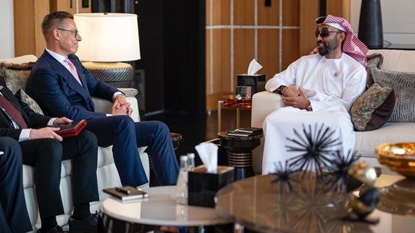 طحنون بن زايد ورئيس فنلندا يشهدان توقيع خطاب نوايا لتعزيز التعاون في الرعاية الصحية والعلوم الطبية