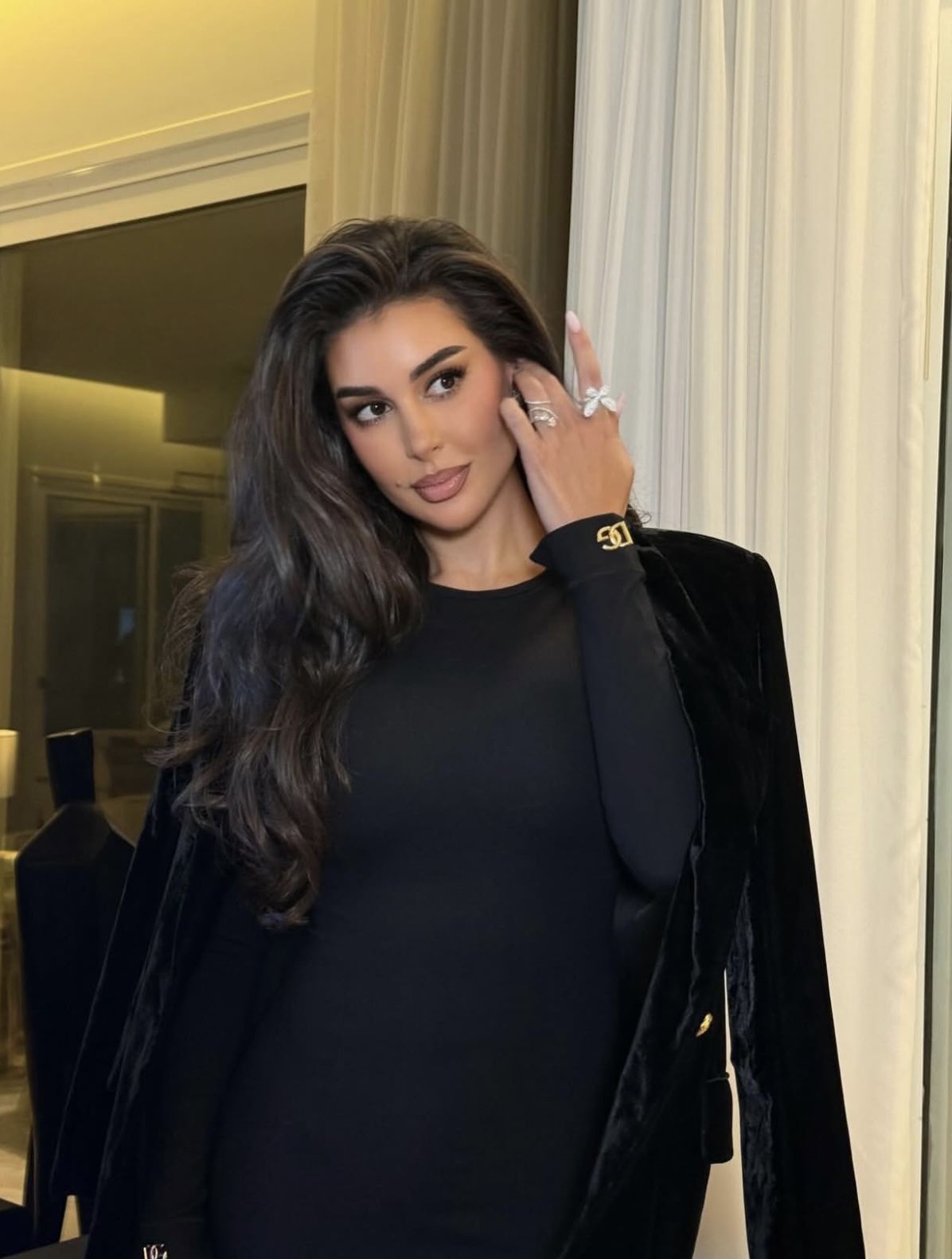 إطلالة سوداء أنيقة.. أحدث ظهور لـ ياسمين صبري