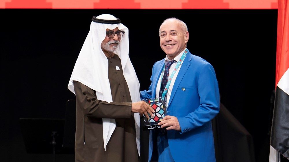 نهيان بن مبارك يشارك أبناء الجالية السورية الاحتفال بموروثهم الثقافي والحضاري