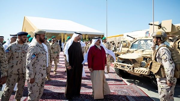 رئيس الدولة وملك البحرين يشهدان التمرين العسكري الإماراتي البحريني المشترك «ربدان - شويمان»