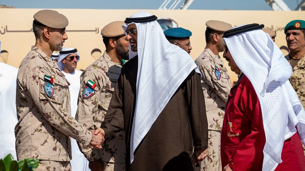 رئيس الدولة وملك البحرين يشهدان التمرين العسكري الإماراتي البحريني المشترك «ربدان - شويمان»