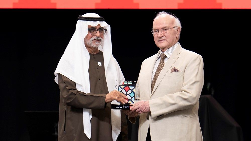 نهيان بن مبارك يشارك أبناء الجالية السورية الاحتفال بموروثهم الثقافي والحضاري