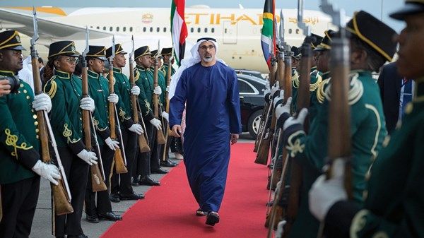 ولي عهد أبوظبي يغادر جنوب أفريقيا بعد مشاركته في أعمال قمة مجموعة العشرين