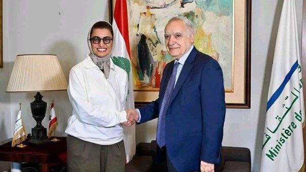 نورة الكعبي تترأس وفد الإمارات المشارك في مؤتمر «بيروت واحد» الهادف إلى دعم الاقتصاد والاستثمار في لبنان