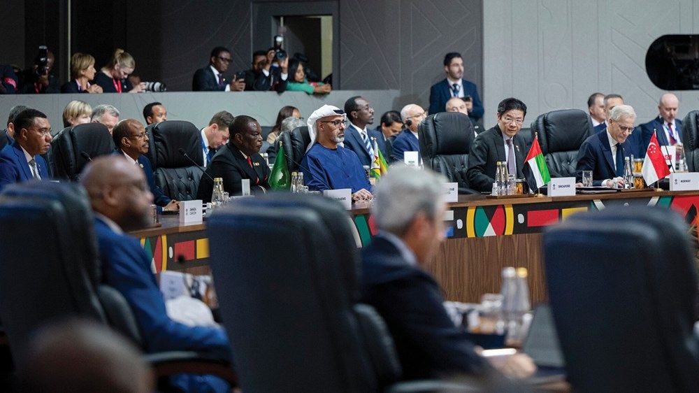 نيابة عن رئيس الدولة.. ولي عهد أبوظبي يشارك في اجتماع قمة مجموعة العشرين في جنوب أفريقيا