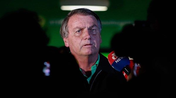 الرئيس البرازيلي السابق بولسونارو قيد التوقيف