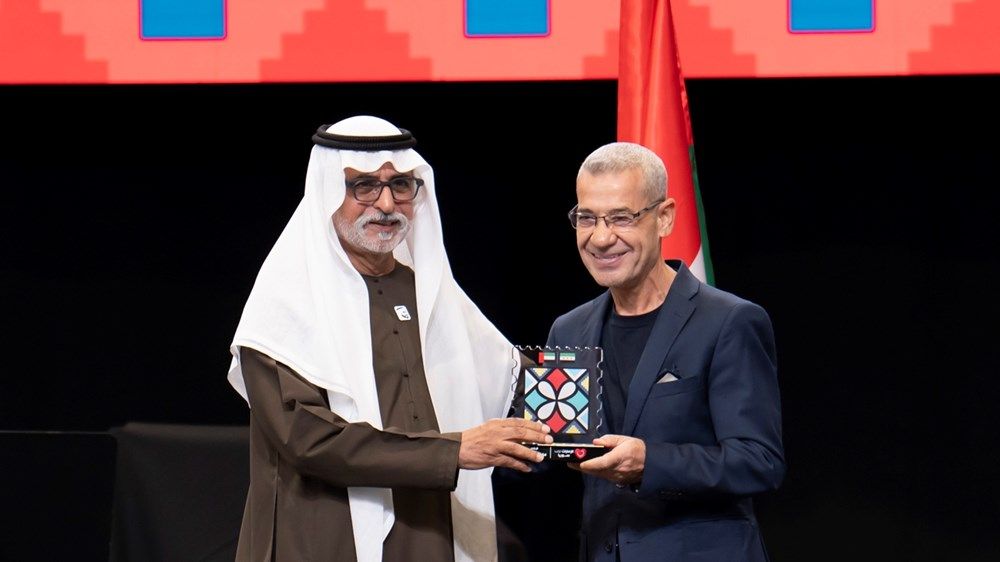 نهيان بن مبارك يشارك أبناء الجالية السورية الاحتفال بموروثهم الثقافي والحضاري