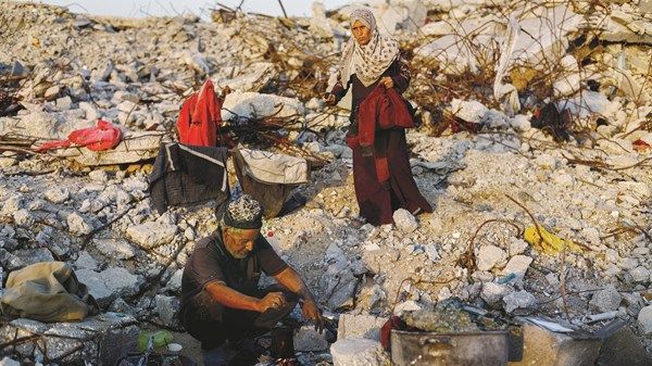 مئات الآلاف من أهالي غزة بحاجة إلى مساعدات غذائية عاجلة