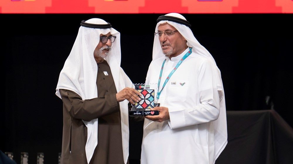 نهيان بن مبارك يشارك أبناء الجالية السورية الاحتفال بموروثهم الثقافي والحضاري