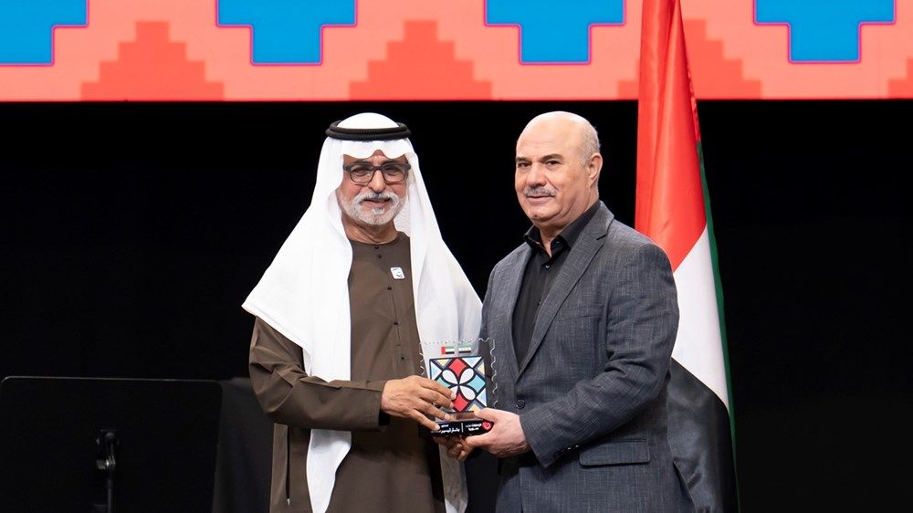 نهيان بن مبارك يشارك أبناء الجالية السورية الاحتفال بموروثهم الثقافي والحضاري