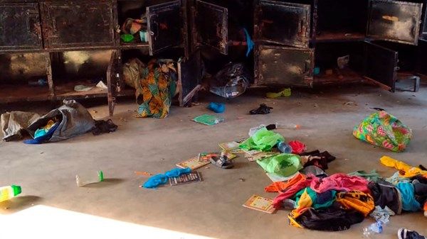 المسلحون خطفوا مئات التلاميذ والمعلمين من مدرسة في نيجيريا