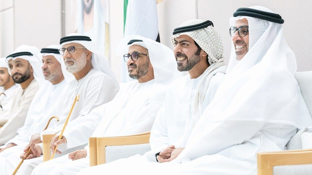 حامد بن زايد وخليفة بن طحنون يحضران حفل استقبال بمناسبة زفاف علي محمد النيادي