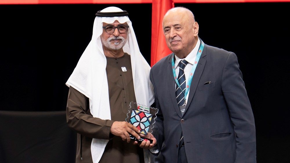 نهيان بن مبارك يشارك أبناء الجالية السورية الاحتفال بموروثهم الثقافي والحضاري