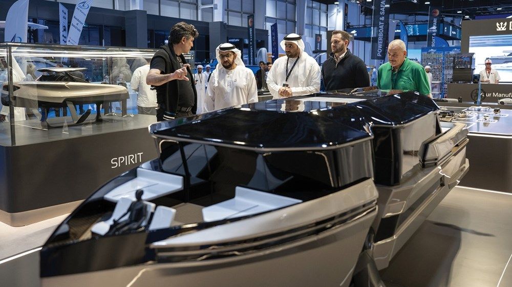 حمدان بن زايد يزور معرض أبوظبي الدولي للقوارب