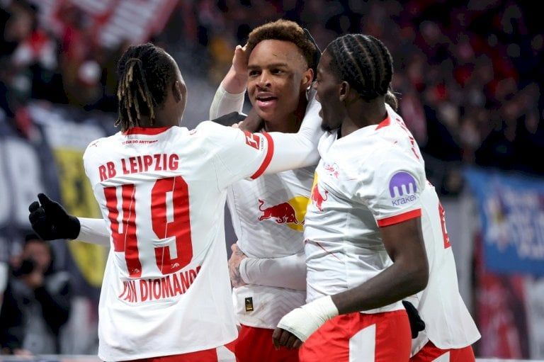 بطولة ألمانيا: الشاب أويدراوغو يقود لايبزيغ لاستعادة المركز الثاني