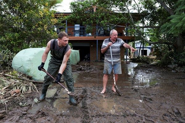 الإعصار "فينا" يجتاح الإقليم الشمالي في أستراليا