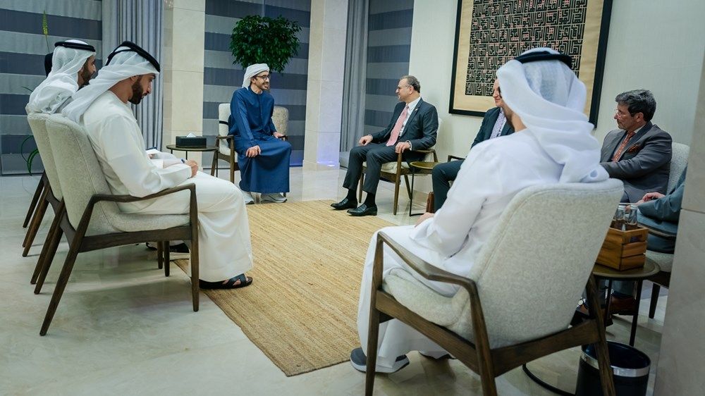 عبدالله بن زايد ومستشار الرئيس الأميركي للشؤون الأفريقية والعربية يبحثان التطورات في السودان