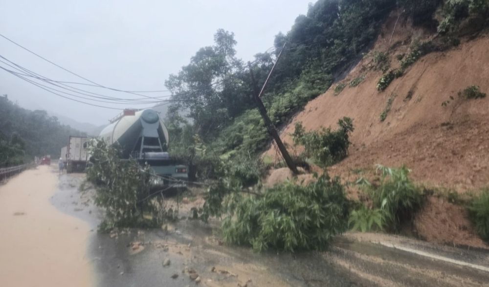 90 قتيلا ضحايا فيضانات فيتنام