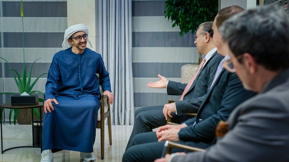 عبدالله بن زايد ومستشار الرئيس الأميركي للشؤون الأفريقية والعربية يبحثان التطورات في السودان