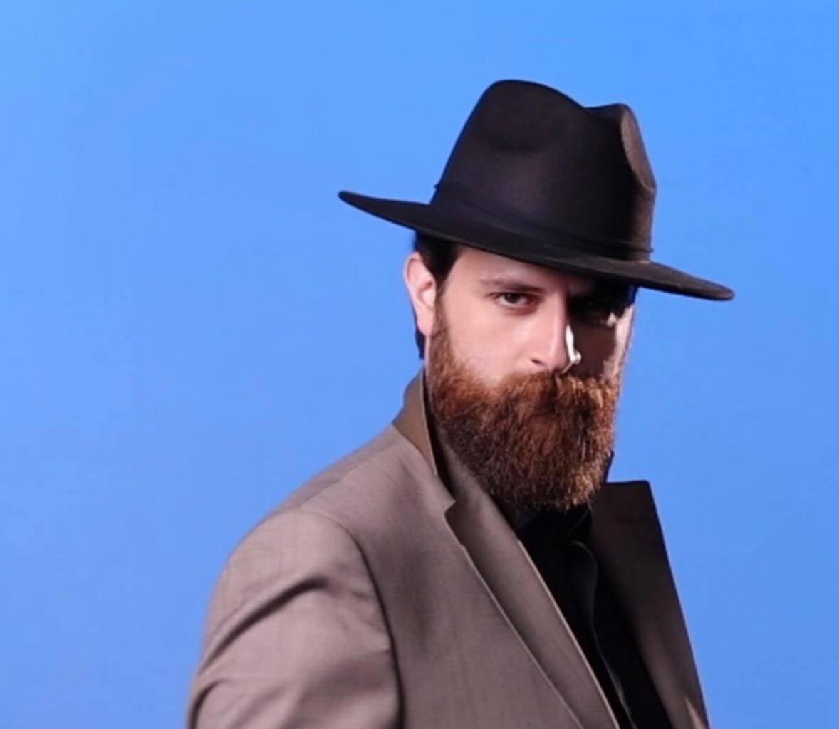 فؤاد يمّين يدخل عالم الإخراج… وبصمة مختلفة في أولى تجاربه